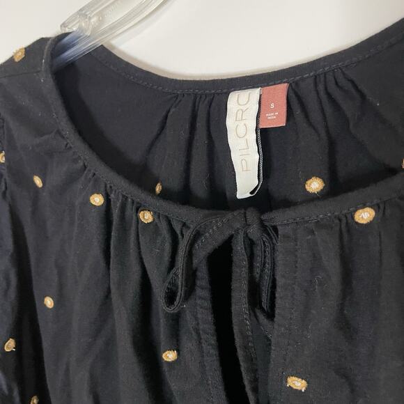 ANTHROPOLOGIE Pilcro Calanthe boho embroidered black blouse knit Top small - Picture 3 of 5